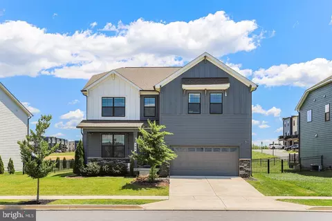 Exterior - 504 Carroll Walk Ave, Frederick, MD 21701 photo 4 of 12
