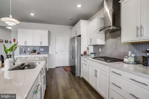 Kitchen - 504 Carroll Walk Ave, Frederick, MD 21701 photo 5 of 6