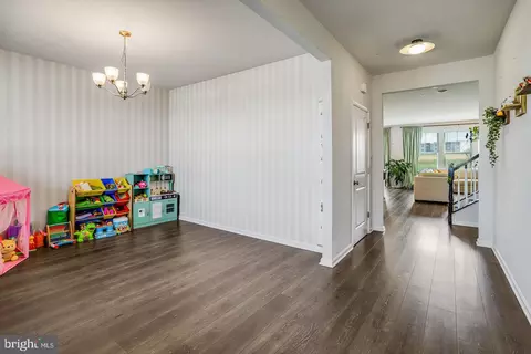 Entry Way - 504 Carroll Walk Ave, Frederick, MD 21701 photo 3 of 17