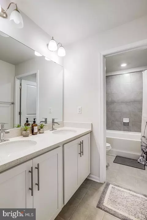 Bath - 504 Carroll Walk Ave, Frederick, MD 21701 photo 5 of 9