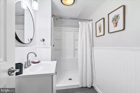 Bath - 7035 Allington Manor Cir E, Frederick, MD 21703 photo 4 of 4