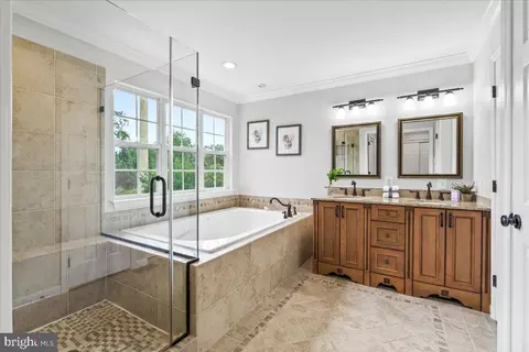 Bath - 7035 Allington Manor Cir E, Frederick, MD 21703 photo 1 of 4