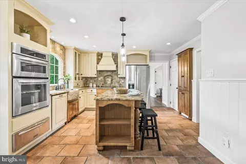 Kitchen - 7035 Allington Manor Cir E, Frederick, MD 21703 photo 2 of 3