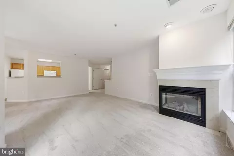 Living - 502 Bradley Ct #5G, Frederick, MD 21703 photo 3 of 9