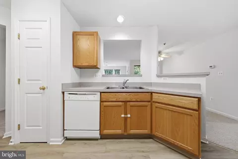 Kitchen - 502 Bradley Ct #5G, Frederick, MD 21703 photo 2 of 5