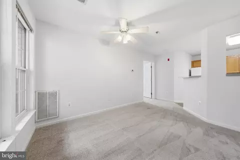 Living - 502 Bradley Ct #5G, Frederick, MD 21703 photo 7 of 9