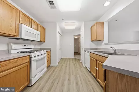Kitchen - 502 Bradley Ct #5G, Frederick, MD 21703 photo 5 of 5