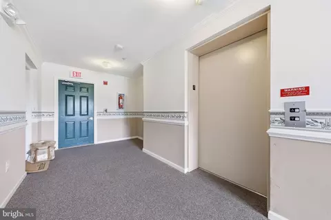 Entry Way - 502 Bradley Ct #5G, Frederick, MD 21703 photo 11 of 13