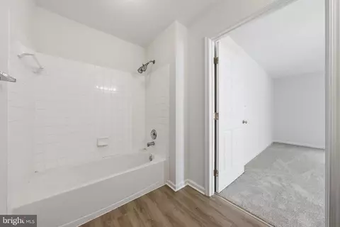 Entry Way - 502 Bradley Ct #5G, Frederick, MD 21703 photo 6 of 13