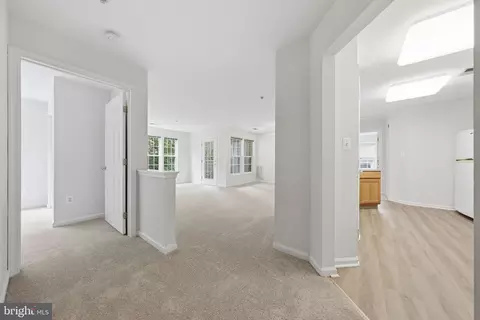 Entry Way - 502 Bradley Ct #5G, Frederick, MD 21703 photo 2 of 13