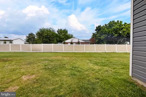 Exterior - 1406 Clingmans Dome Dr, Frederick, MD 21702 photo 3 of 7