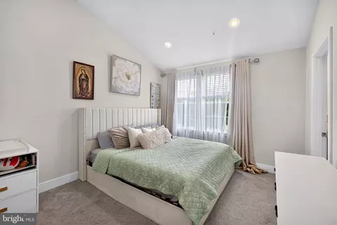 Bedroom - 1406 Clingmans Dome Dr, Frederick, MD 21702 photo 5 of 14