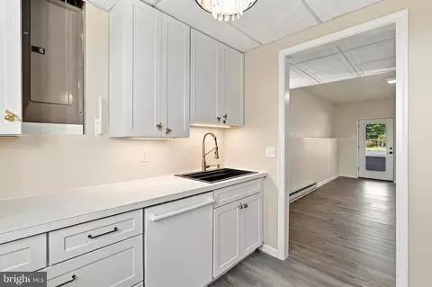 Entry Way - 2419 Quebec School Rd, Middletown, MD 21769 photo 5 of 7
