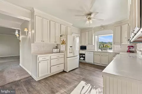 Kitchen - 2419 Quebec School Rd, Middletown, MD 21769 photo 7 of 7