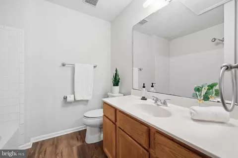 Bath - 1615 Coopers Way, Frederick, MD 21701 photo 4 of 4