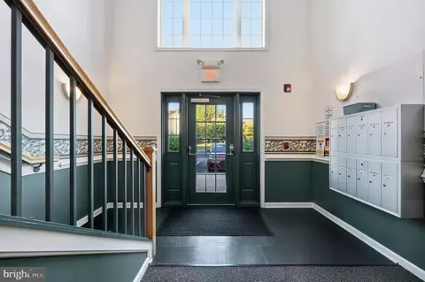 Entry Way - 594 Cawley Dr #2A, Frederick, MD 21703 photo 5 of 7