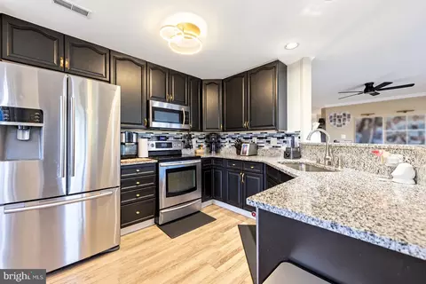 Kitchen - 594 Cawley Dr #2A, Frederick, MD 21703 photo 2 of 6