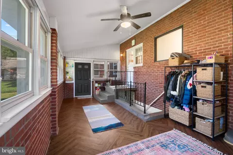 Entry Way - 407 Biggs Ave, Frederick, MD 21702 photo 4 of 6