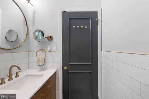 Bath - 407 Biggs Ave, Frederick, MD 21702 photo 3 of 7