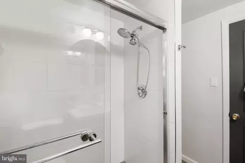 Bath - 407 Biggs Ave, Frederick, MD 21702 photo 7 of 7
