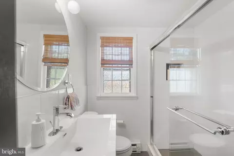 Bath - 407 Biggs Ave, Frederick, MD 21702 photo 5 of 7