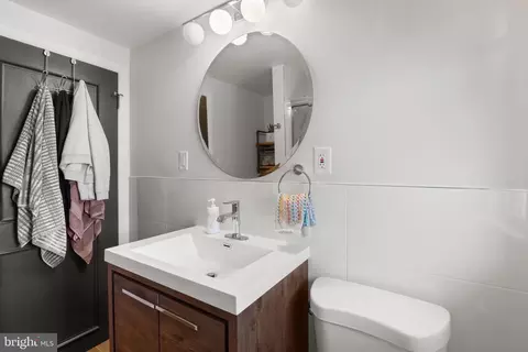 Bath - 407 Biggs Ave, Frederick, MD 21702 photo 4 of 7