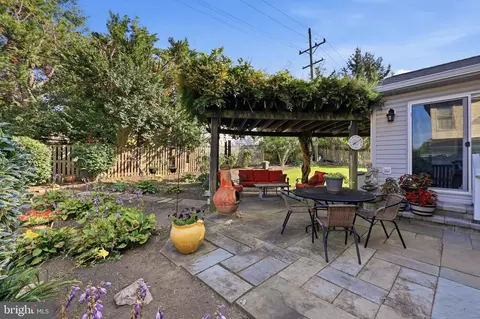 Exterior - 1004 Mercer Pl, Frederick, MD 21701 photo 4 of 13