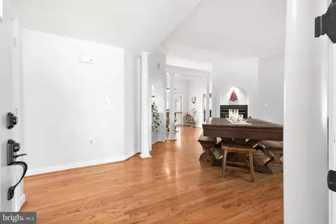 Entry Way - 807 Dunbrooke Ct, Frederick, MD 21701 photo 2 of 13