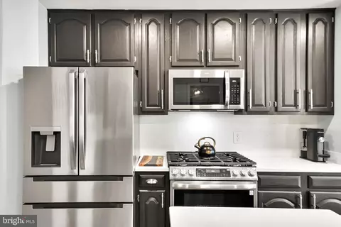 Kitchen - 807 Dunbrooke Ct, Frederick, MD 21701 photo 7 of 8