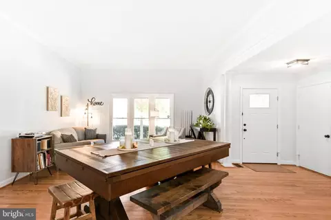 Entry Way - 807 Dunbrooke Ct, Frederick, MD 21701 photo 3 of 13
