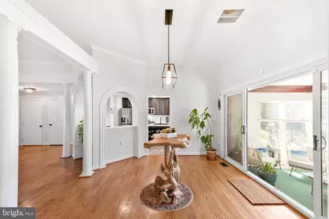 Entry Way - 807 Dunbrooke Ct, Frederick, MD 21701 photo 7 of 13