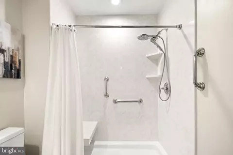 Bath - 807 Dunbrooke Ct, Frederick, MD 21701 photo 11 of 12