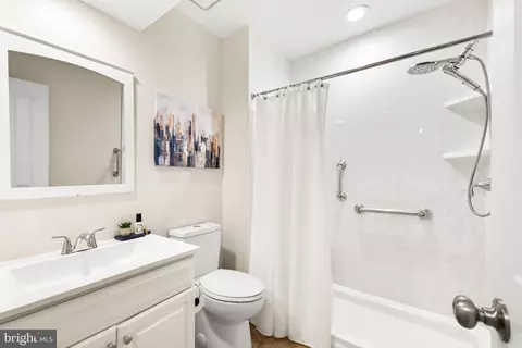 Bath - 807 Dunbrooke Ct, Frederick, MD 21701 photo 10 of 12