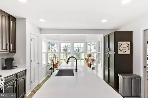 Kitchen - 807 Dunbrooke Ct, Frederick, MD 21701 photo 5 of 8