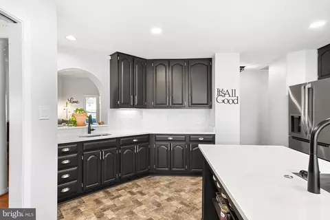 Kitchen - 807 Dunbrooke Ct, Frederick, MD 21701 photo 8 of 8