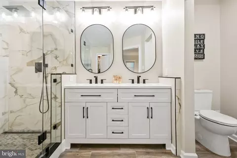 Bath - 807 Dunbrooke Ct, Frederick, MD 21701 photo 9 of 12