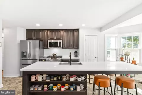 Kitchen - 807 Dunbrooke Ct, Frederick, MD 21701 photo 4 of 8