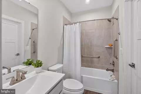 Bath - 3315 Firefly Ln #204, Frederick, MD 21704 photo 1 of 1