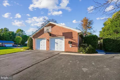 Exterior - 8101 Sundown Ln, Frederick, MD 21702 photo 4 of 4