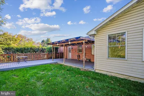 Exterior - 8101 Sundown Ln, Frederick, MD 21702 photo 2 of 4