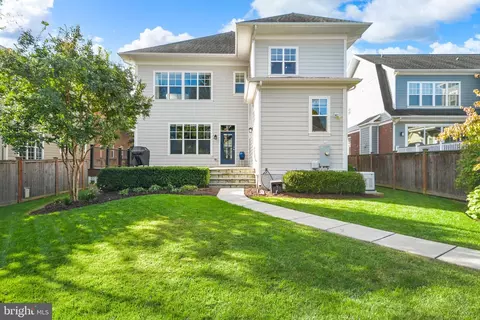 407 W 2nd St, Frederick, MD 21701 photo 2