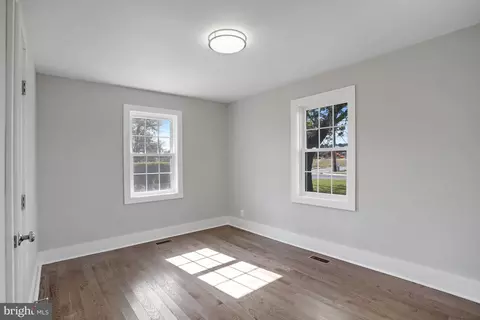 Bedroom - 6665 Mount Phillip Rd, Frederick, MD 21703 photo 3 of 6