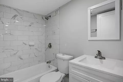 Bath - 6665 Mount Phillip Rd, Frederick, MD 21703 photo 2 of 2