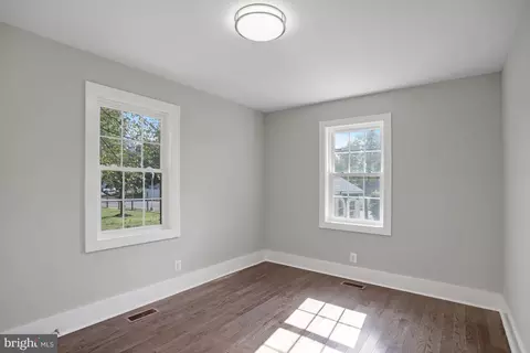 Bedroom - 6665 Mount Phillip Rd, Frederick, MD 21703 photo 2 of 6