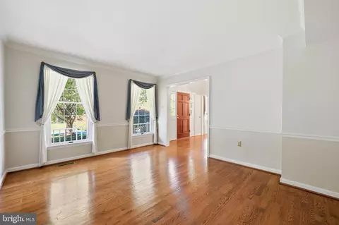 Living - 5009 Camelback Ln, Frederick, MD 21703 photo 5 of 13
