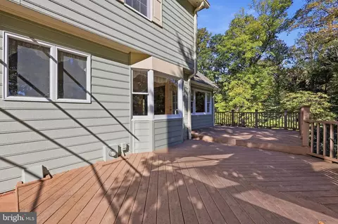 Exterior - 5009 Camelback Ln, Frederick, MD 21703 photo 5 of 15