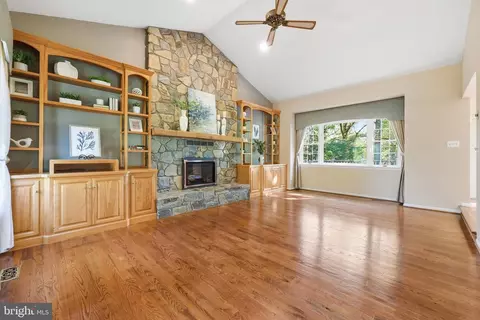 Living - 5009 Camelback Ln, Frederick, MD 21703 photo 10 of 13