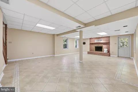 Living - 5009 Camelback Ln, Frederick, MD 21703 photo 13 of 13