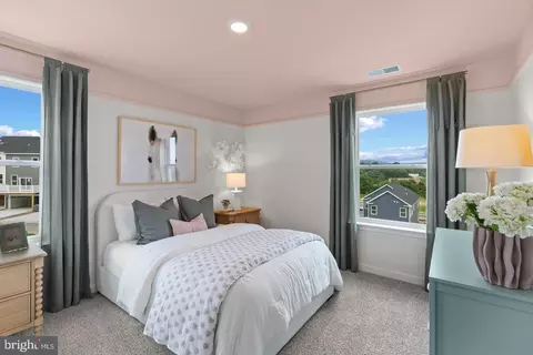 Bedroom - 1572 Bentstalk Dr, Frederick, MD 21703 photo 3 of 12