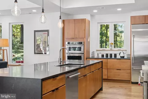 Kitchen - 4833 Reels Mill Rd, Frederick, MD 21704 photo 11 of 14
